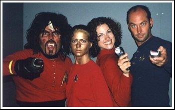 startrek_groupstun.jpg (17582 bytes)