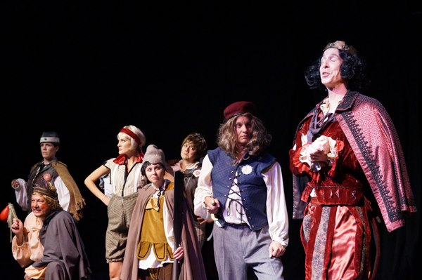 The Royal Court (Bruno Oliver, Perry Daniel, Irina Costa, Julia Griswold, Shelley Wenk, Aaron Mendelson & Jonathan Palmer)