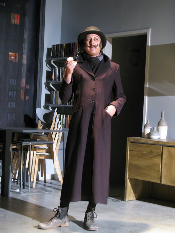 An eccentric Arthur Conan Doyle (Curt Bonnem) narrates this installment.