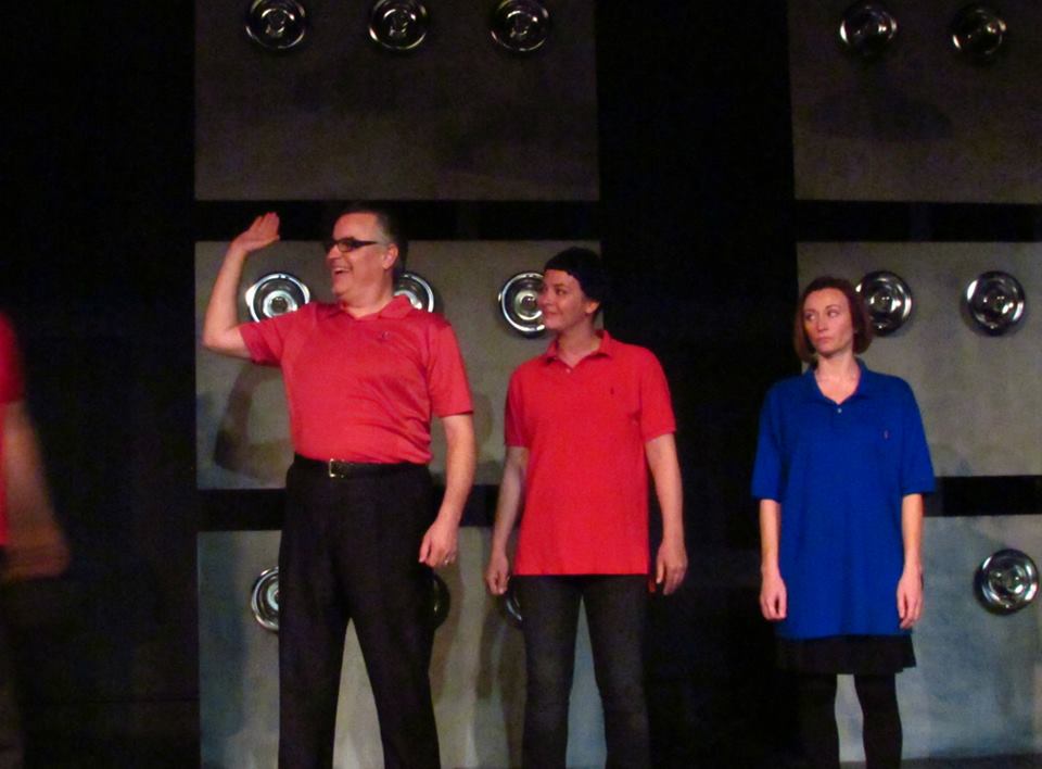 The Fluent family: Peter's dad (Pat Towne), mom (Jaime Andrews) and twin sister Monica (Monica Greene).
